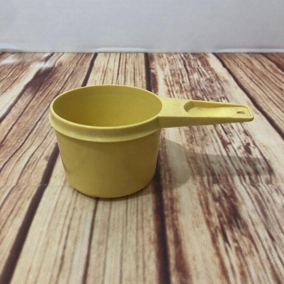 Vintage Tupperware Harvest Gold Nesting Measuring Cup 2/3 CUP Replacement 763-2 - Picture 9 of 10